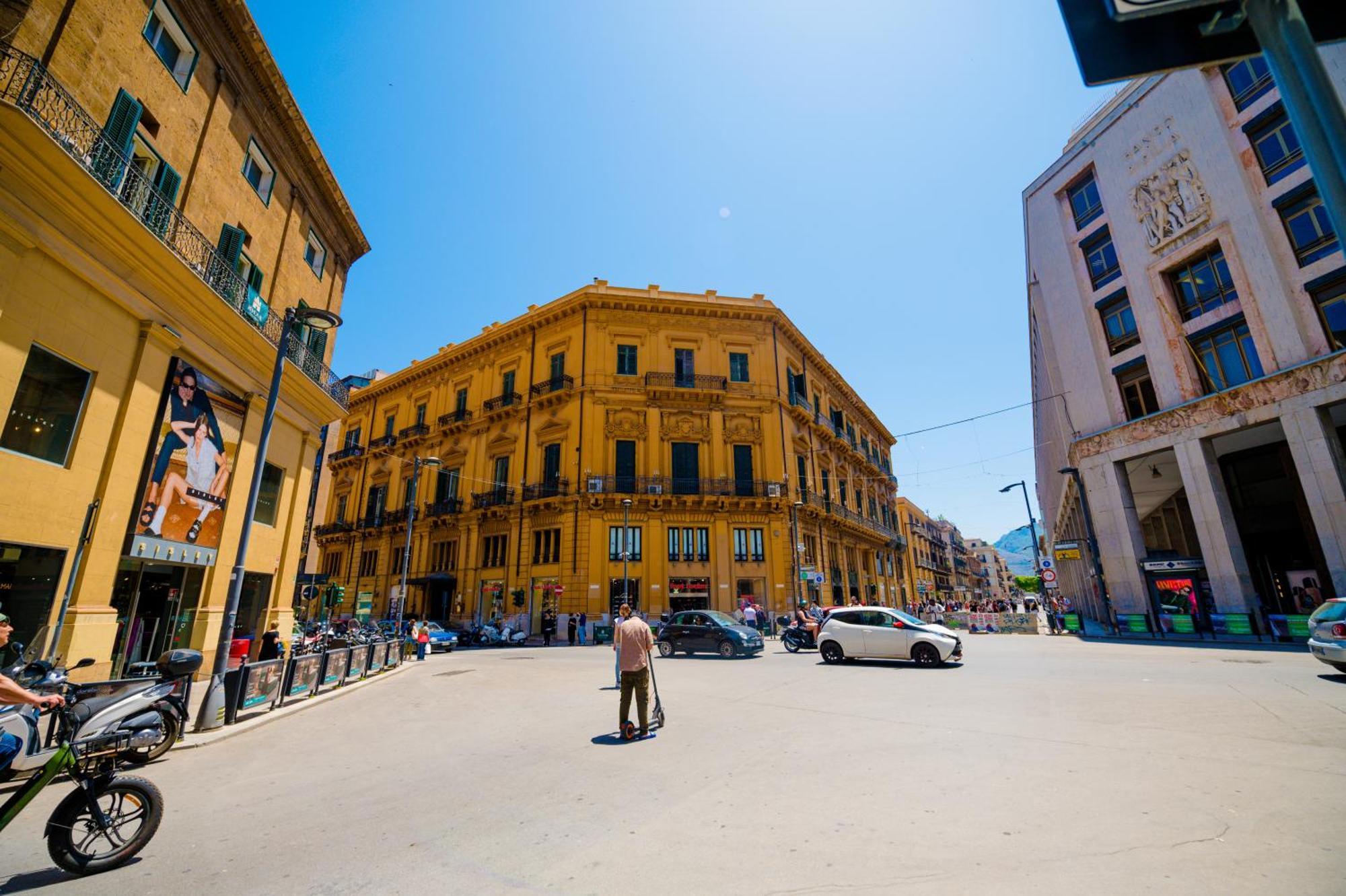 Le Stanze Dei Tesori - Luxury Rooms Palermo Exteriör bild